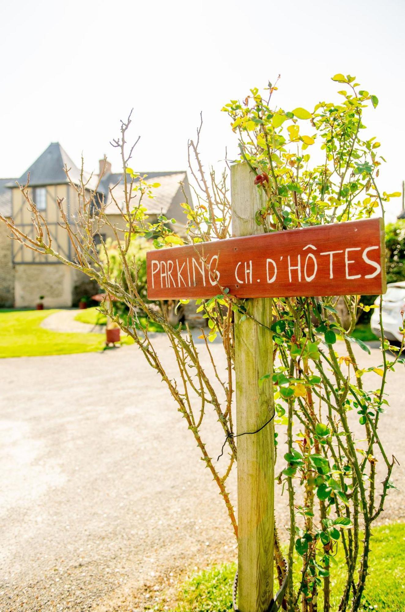 Appart' D'Hotes , Ch Et Gite Au Manoir De La Haute Pilais Chantepie Exterior photo